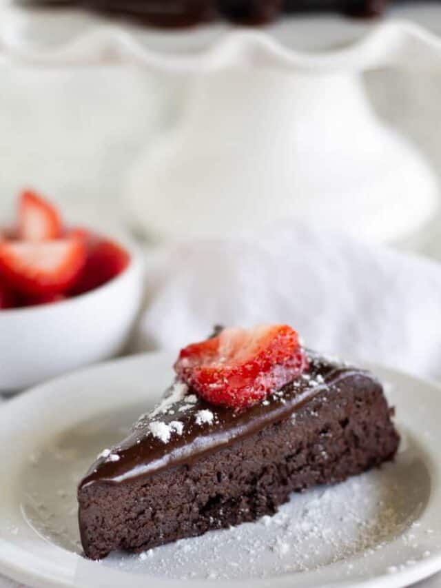 Best Low-Carb Keto Flourless Chocolate Cake With Ganache Story