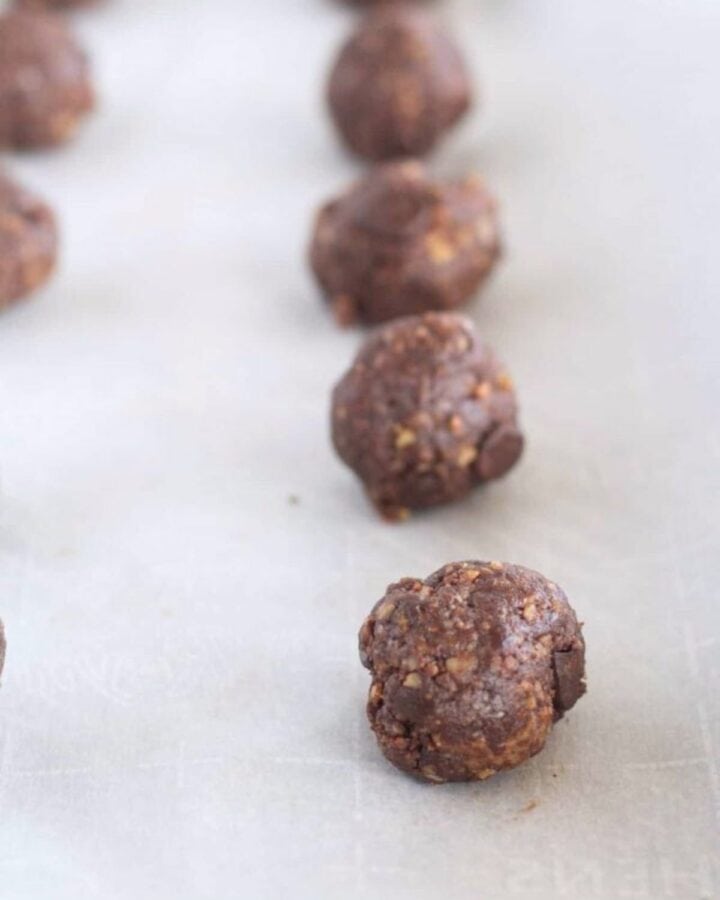 No-Bake Keto Brownie Bites - Cassidy's Craveable Creations