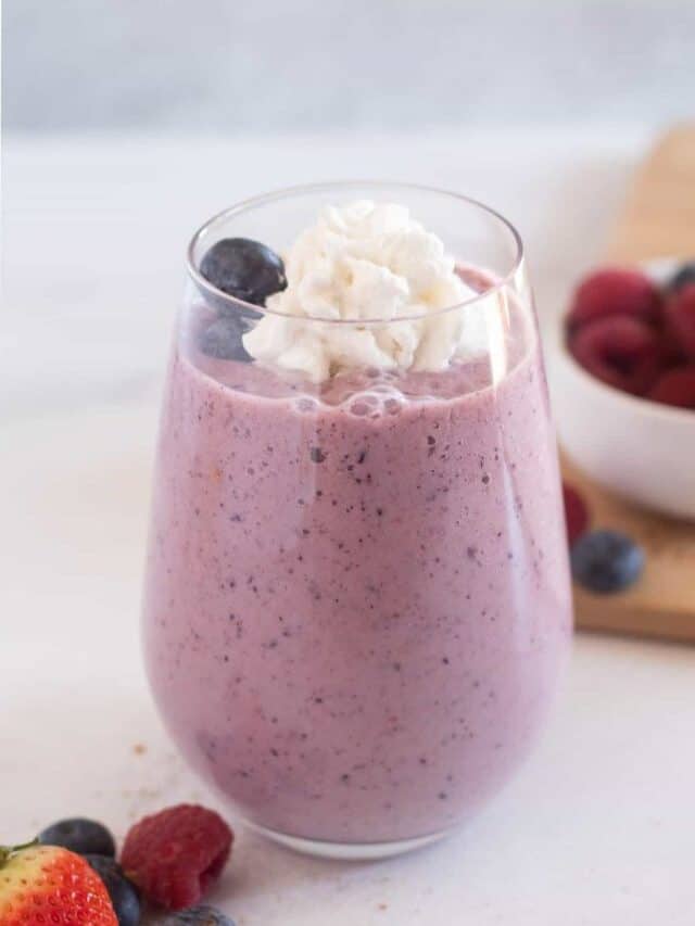 LowCarb Keto Mixed Berry Smoothie Story Cassidy's Craveable Creations