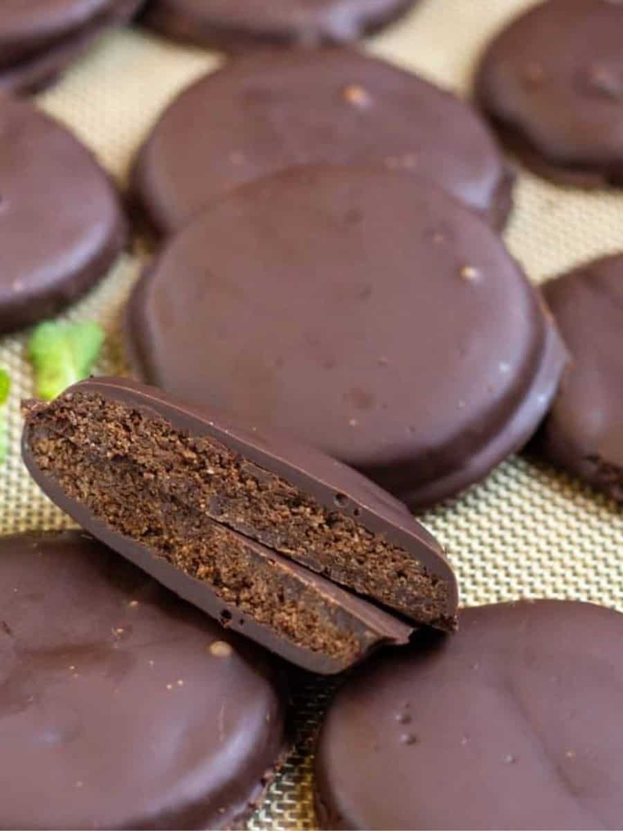 Keto Thin Mints {Paleo & Gluten-Free} – Cassidy's Craveable Creations