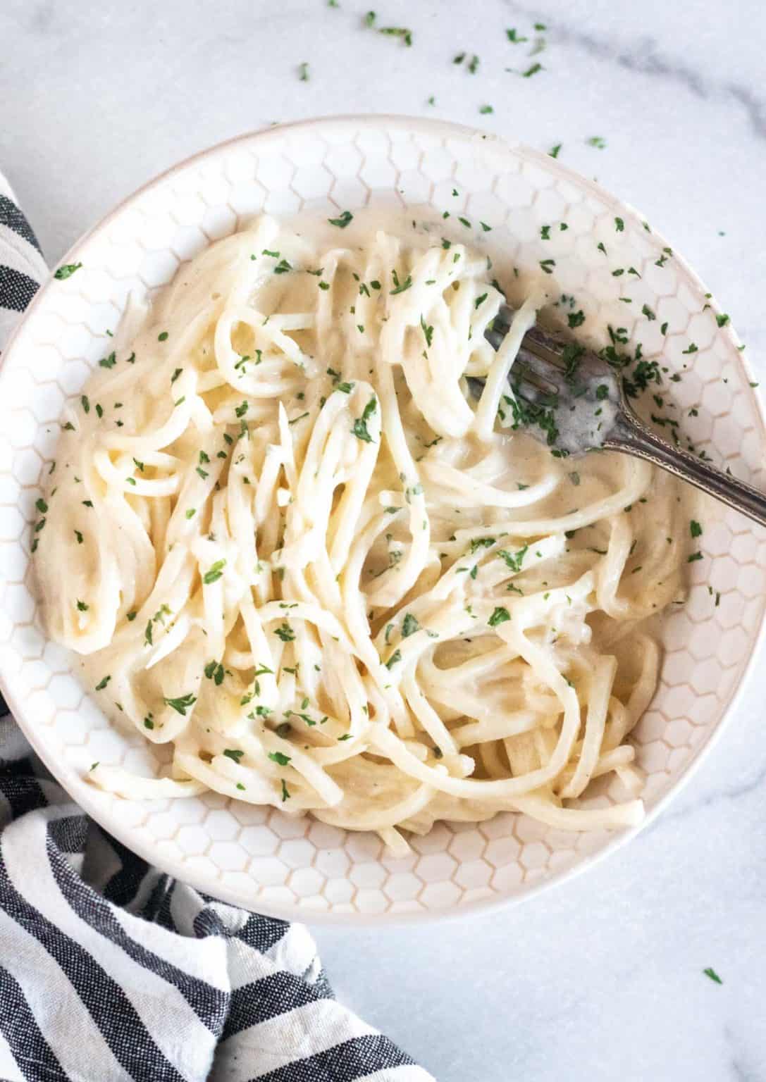 LowCarb Keto Alfredo Sauce With Cream Cheese