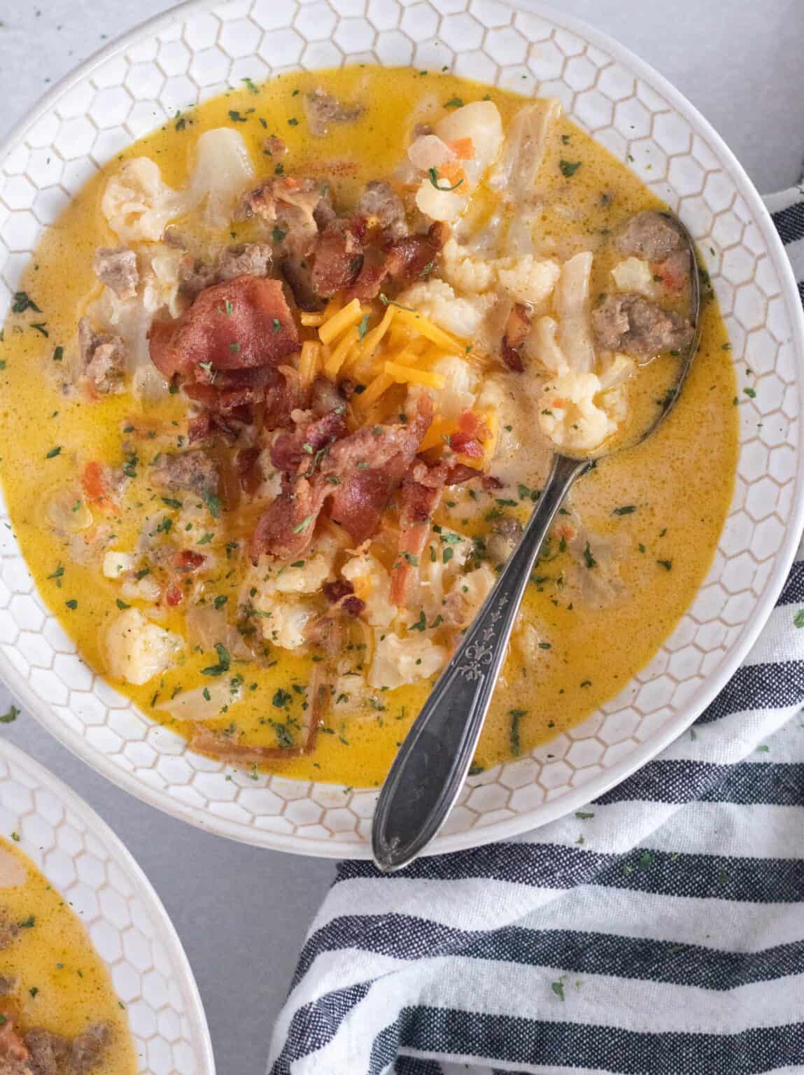 Keto Cheeseburger Soup Without Potatoes